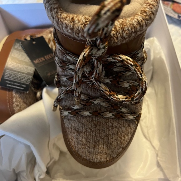 Chloe x Moon Boot - Picture 3 of 4